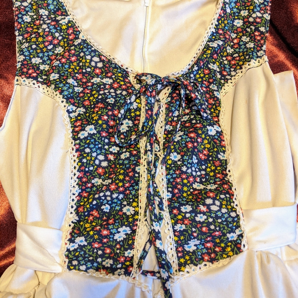 Vintage gunna sax style dress. From the 70s .